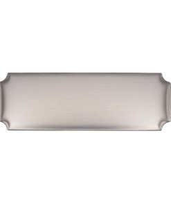 Formskuren skylt i silver aluminium för personlig gravyr