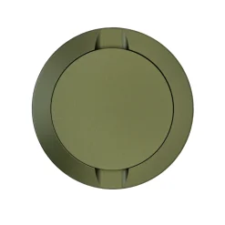 Djup sammetsgrön finish och din egen gravyr. Välj namn, datum eller ett motiv och bygg din unika design. Sammetsgrön snusdosa i aluminium för egen gravyr på locket